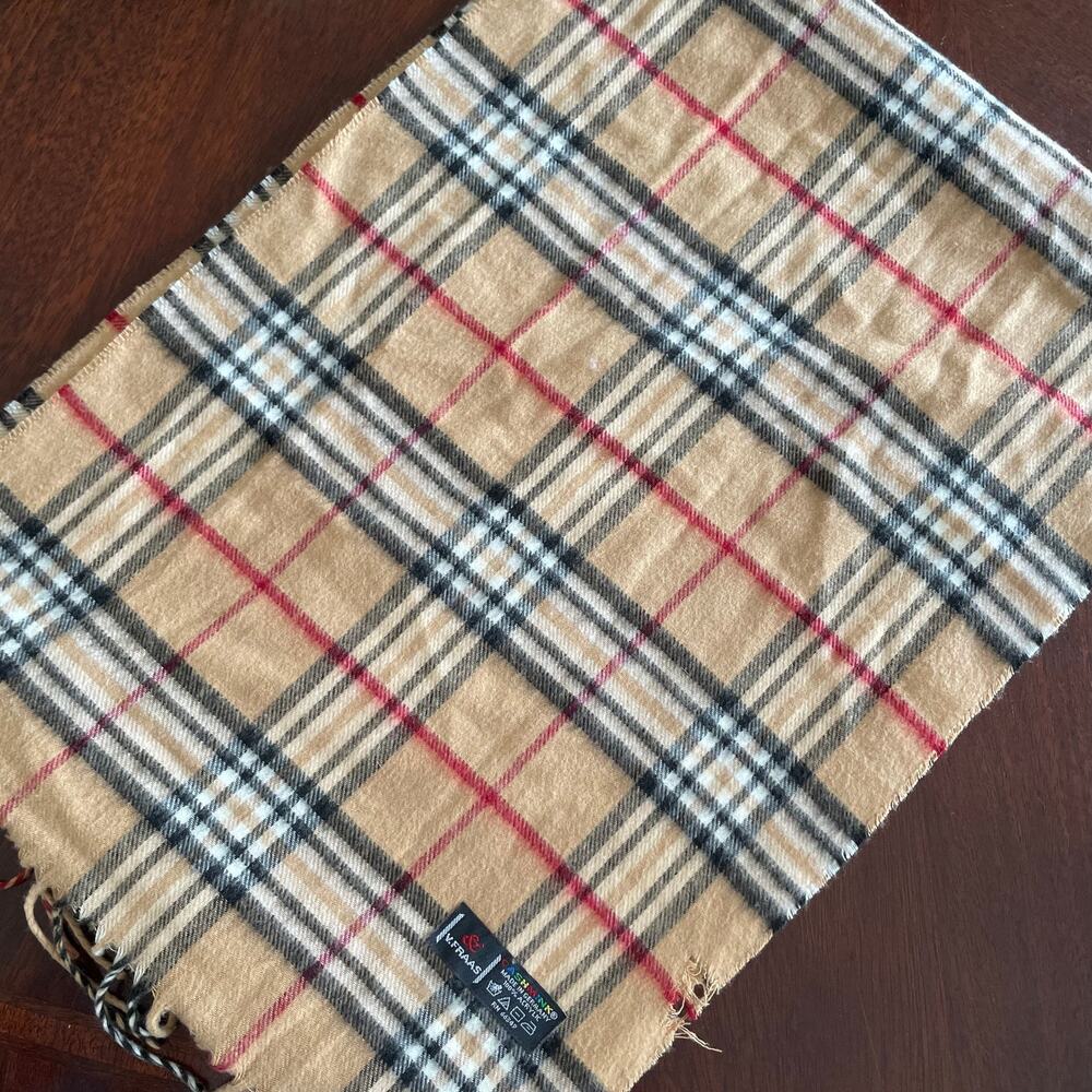 V. Fraas Scarf Cashmink Flawed